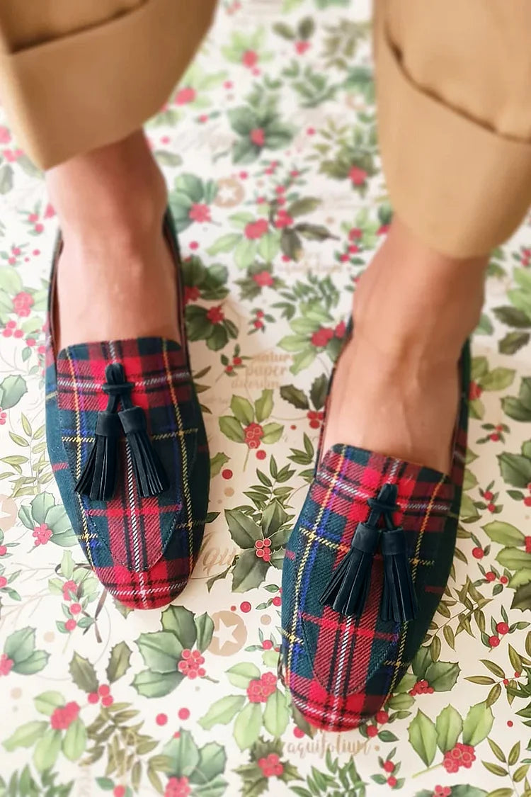 SCOTTISH CHIC LOAFER WITH FRINGES – Susan & Michael