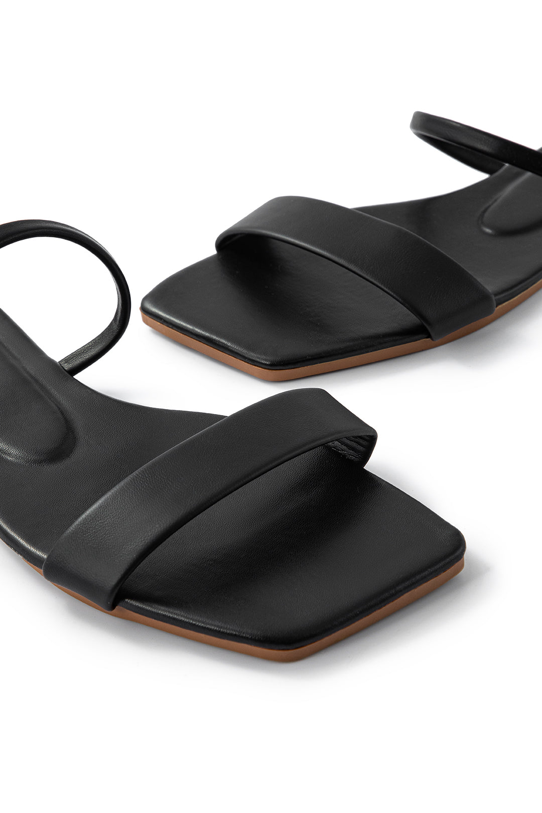 Basic Flat sandals with square toe
