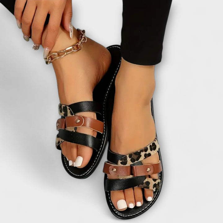 Sandals with Cross Straps and Leopard Pattern
