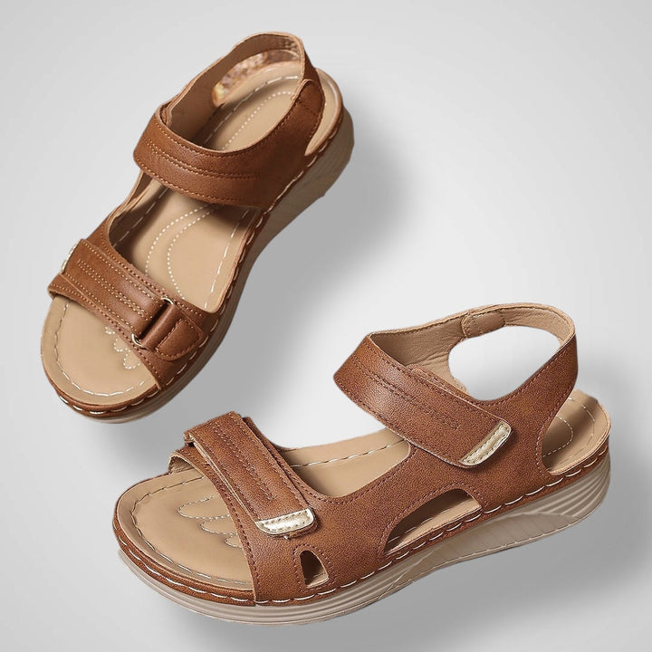 Fame - Orthopedic women's platform sandals with strap