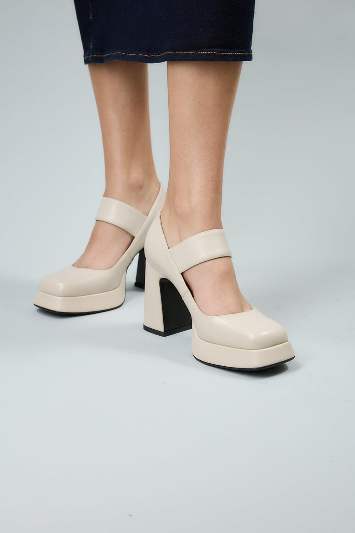 Claudia Beige