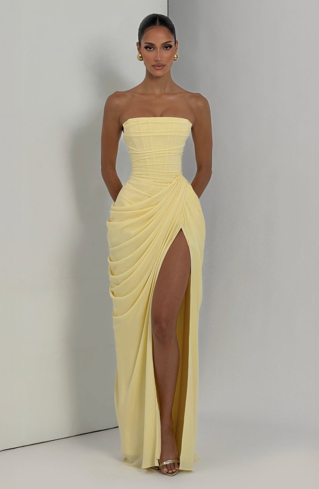 Elegant Draped Maxi Dress for Women with Strapless Sweetheart Ruched Side Slit Autumn Wedding Guest Style