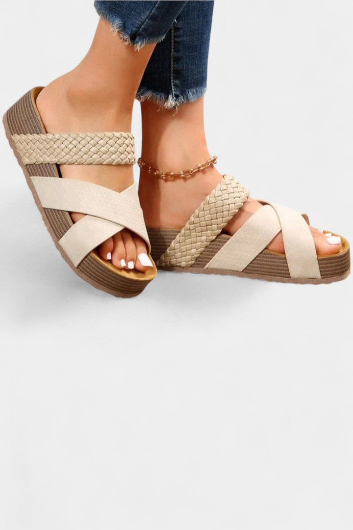 Osela Elegant sandals with supportive sole and everyday comfort